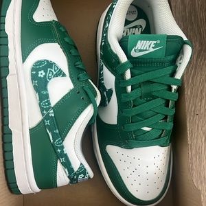 Nike dunk parsley